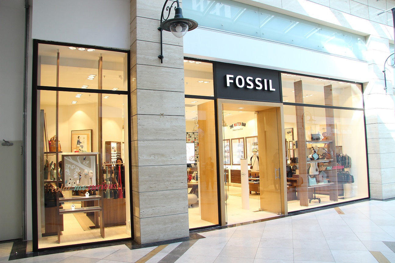 Fossil deschide primul magazin din România