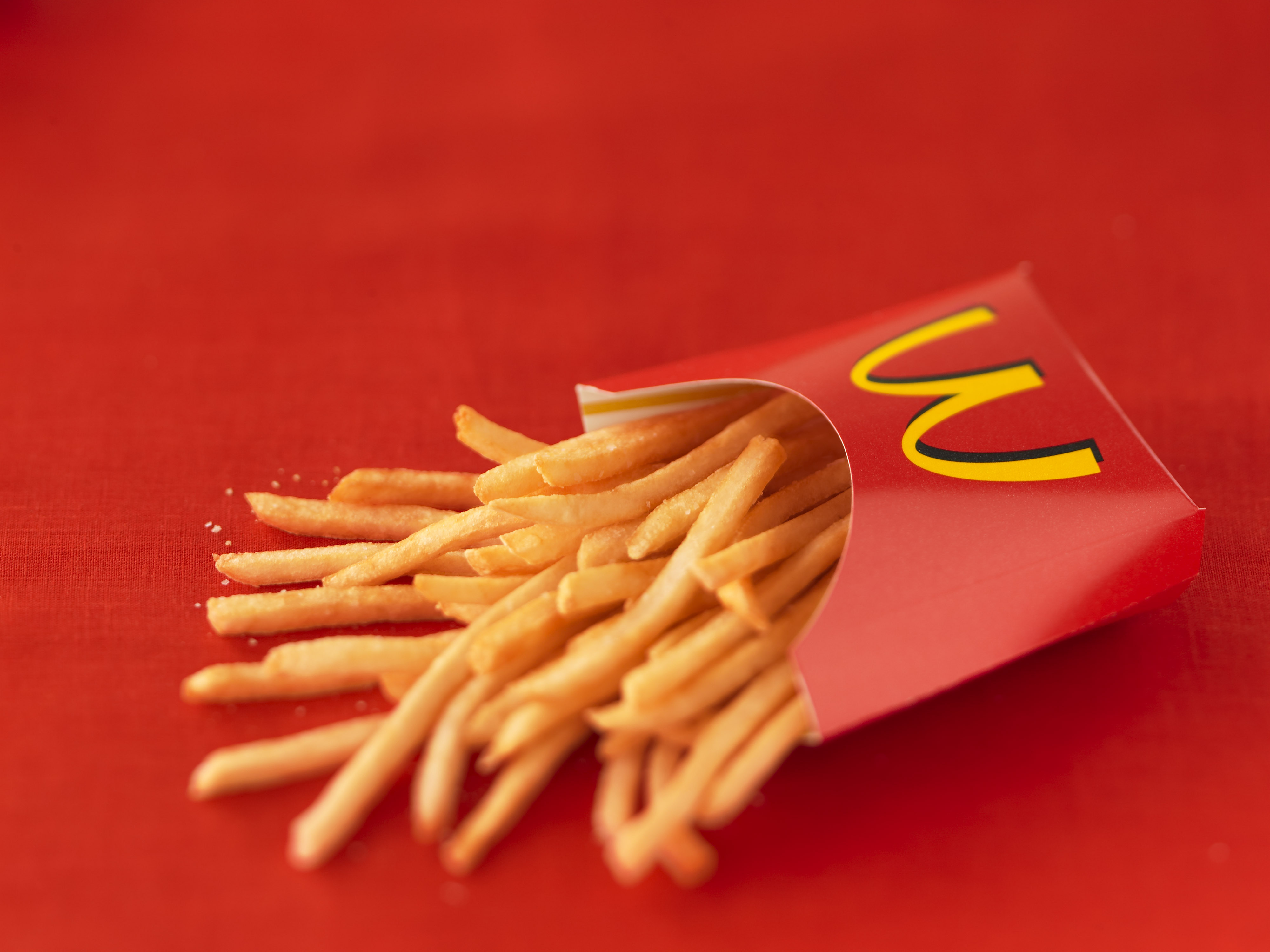 Cum sunt produși cartofii prăjiți serviți în restaurantele McDonald's - VIDEO
