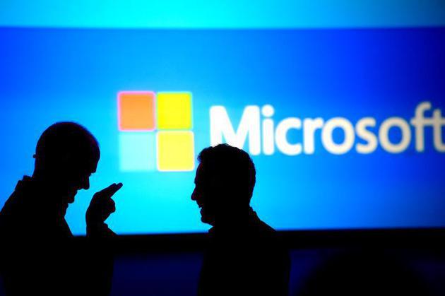 Inteligența artificială păcălită. Cum a devenit ”rasist” un robot al Microsoft după câteva ore petrecute pe Twitter