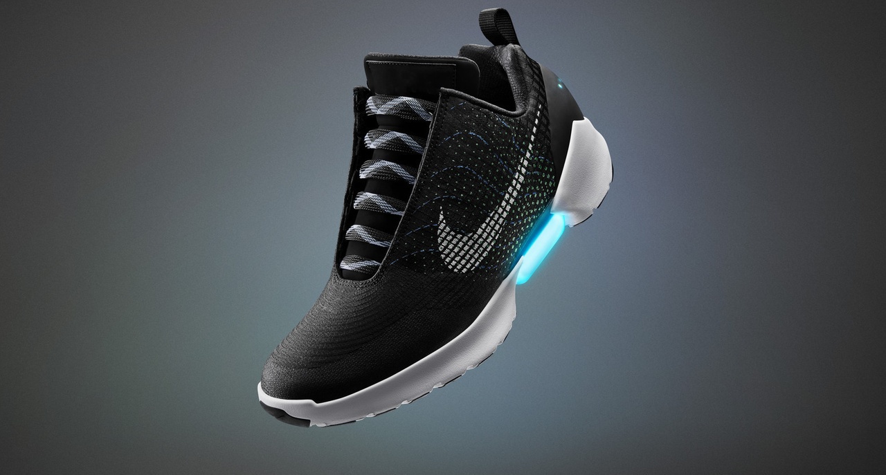 Nike ne duce „Înapoi în Viitor” cu pantofii care își leagă șireturile automat