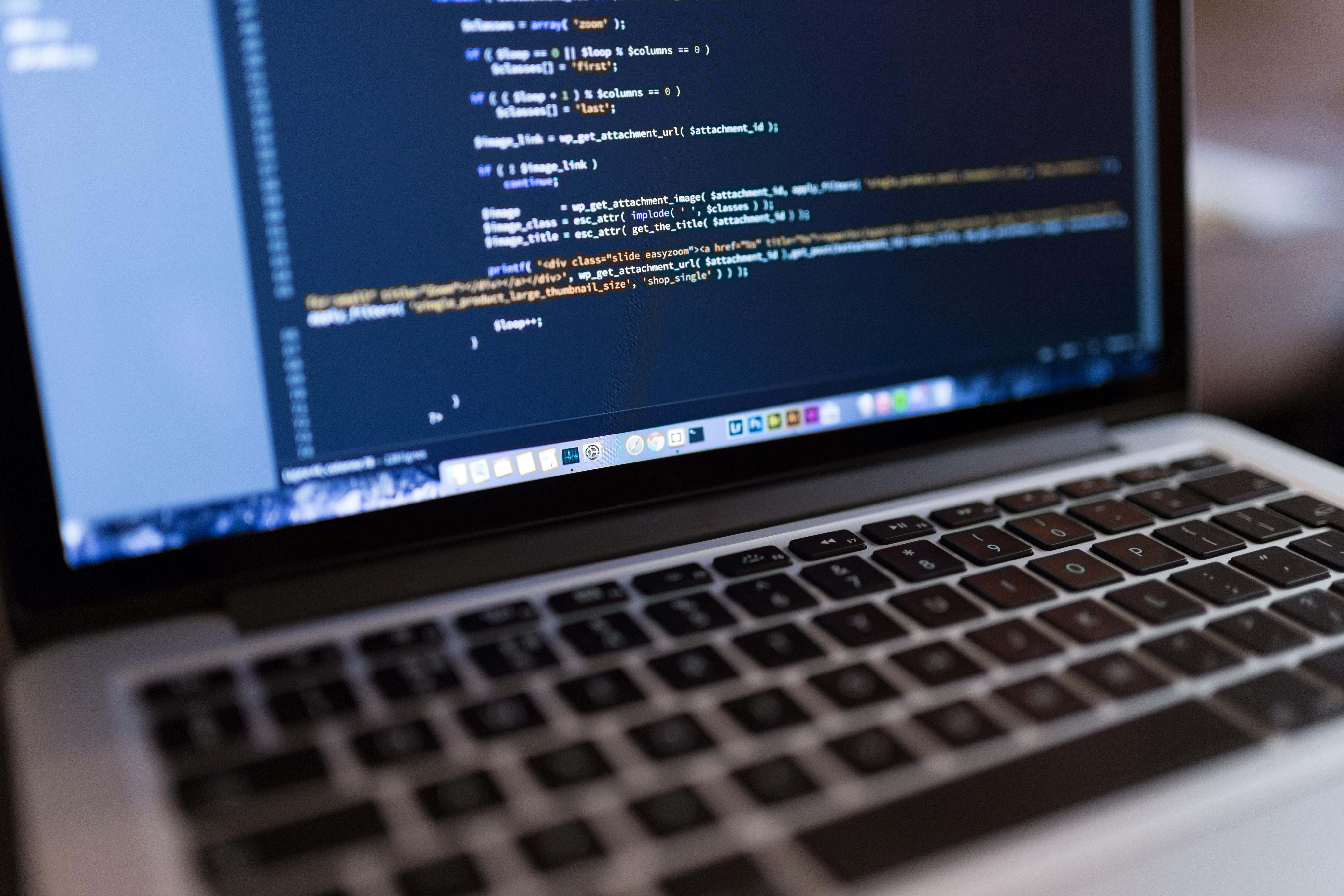 Un programator supărat a distrus aproape tot internetul, stergând doar 11 linii de cod