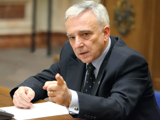 Avertisment fără precedent de la guvernatorul Isărescu. Se întâmplă pentru prima oară în România