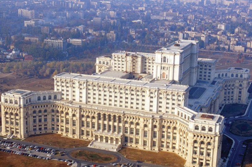 Cât costă Casa Poporului? Estimarea uriașă făcută de Guvern