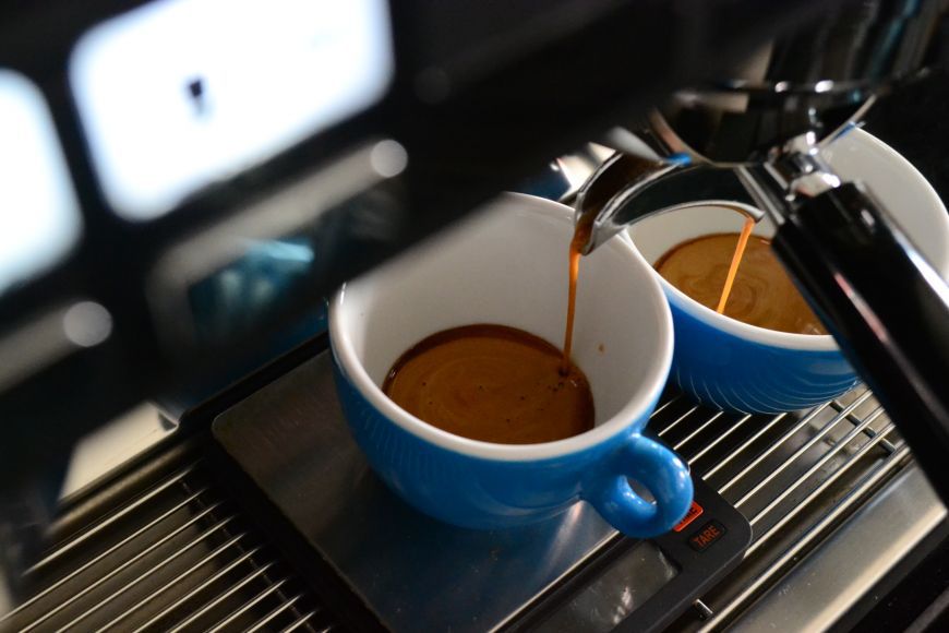 Cafeneaua din Bucuresti in care clientii platesc cat vor ei pentru orice cafea