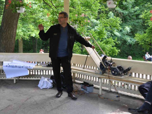 Un electrician român a inventat sistemul de propulsie pentru mașini care întrece orice obstacol