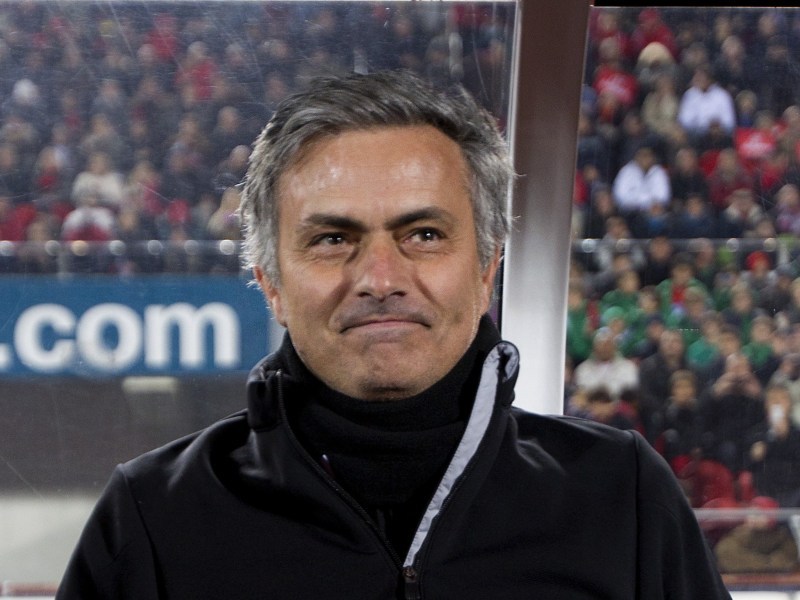 Jose Mourinho a semnat cu Manchester United