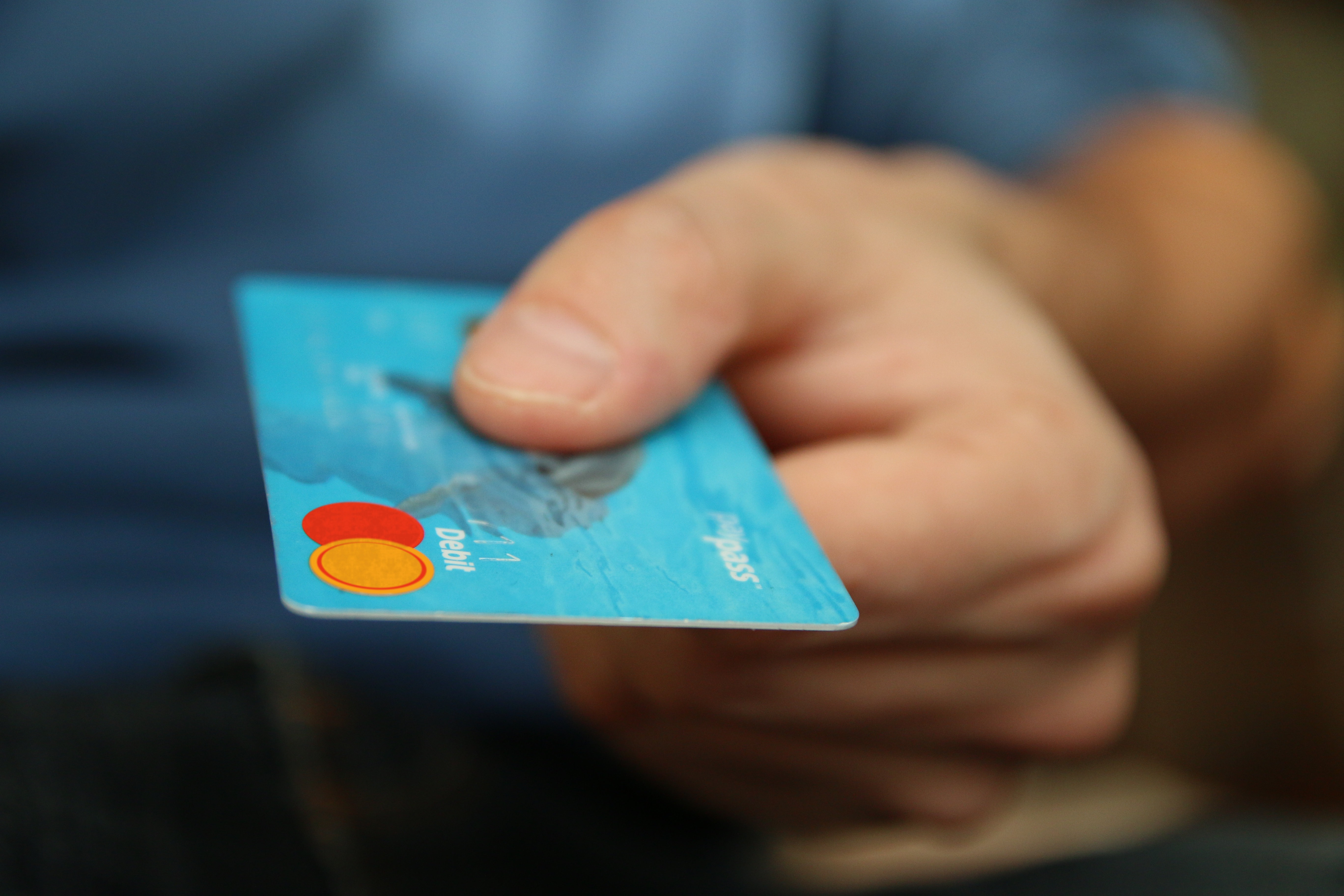 Valoarea pieței de ecommerce din România a crescut cu 31%, ajungând la 8,4 miliarde de lei. Românii încă preferă să plătească la livrare