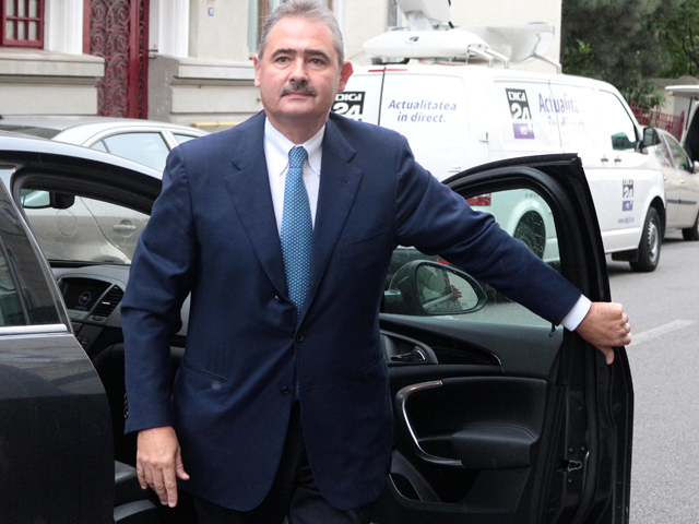 Sfârșit de carieră pentru un finanțist român care reușise să pătrundă în cercurile financiare mondiale
