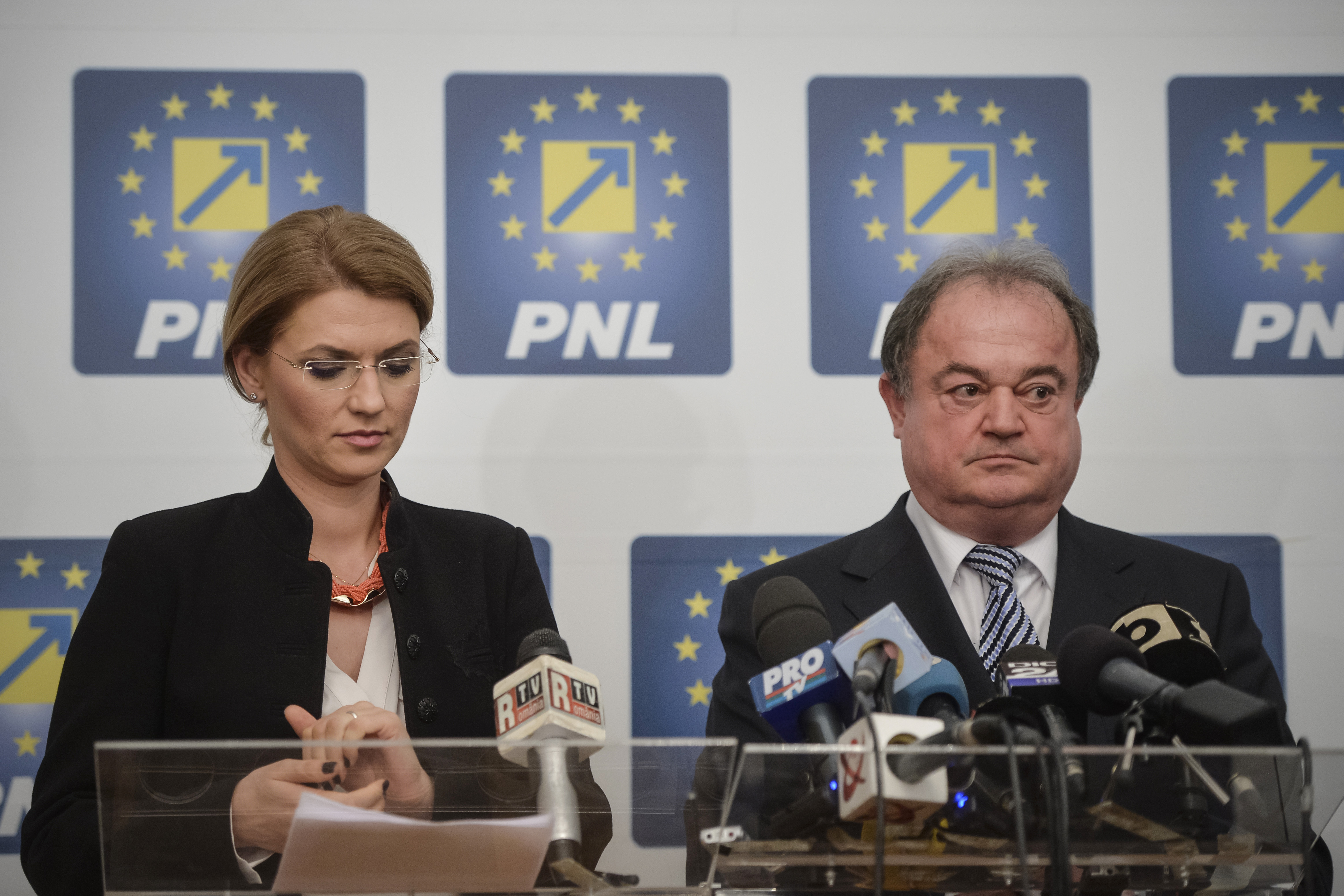 Primul liberal care le cere lui Blaga și Gorghiu să plece. „Sunt nerușinate imbecilități”