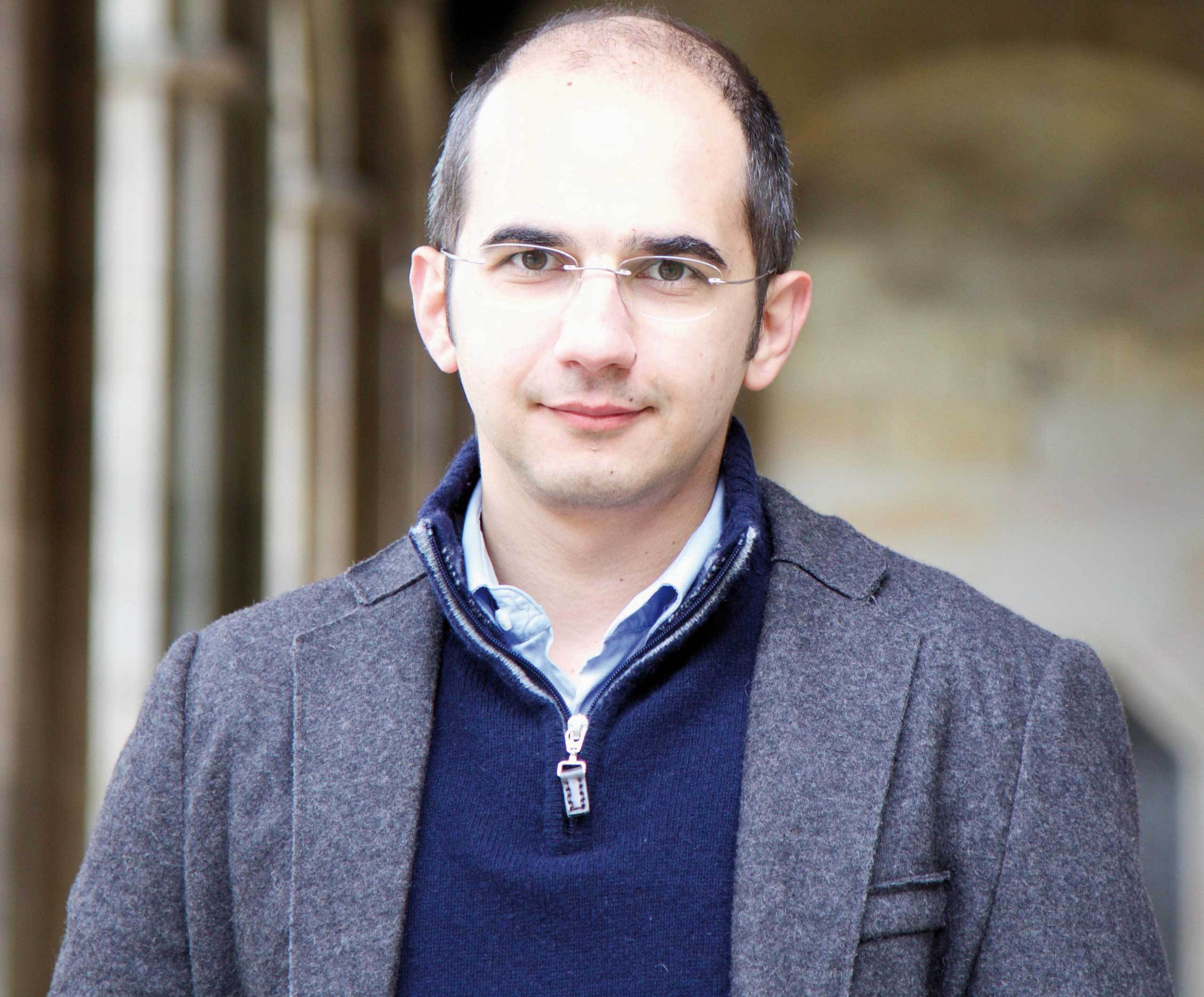 Profesorul român de la Stanford care a colaborat cu doi laureați ai premiului Nobel pentru economie