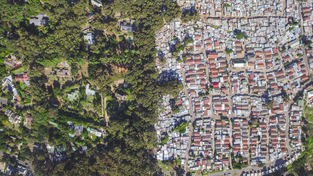 Bogăție vs sărăcie în Africa de Sud. Vezi diferențele stridente în imaginile surprinse de acest fotograf - GALERIE FOTO