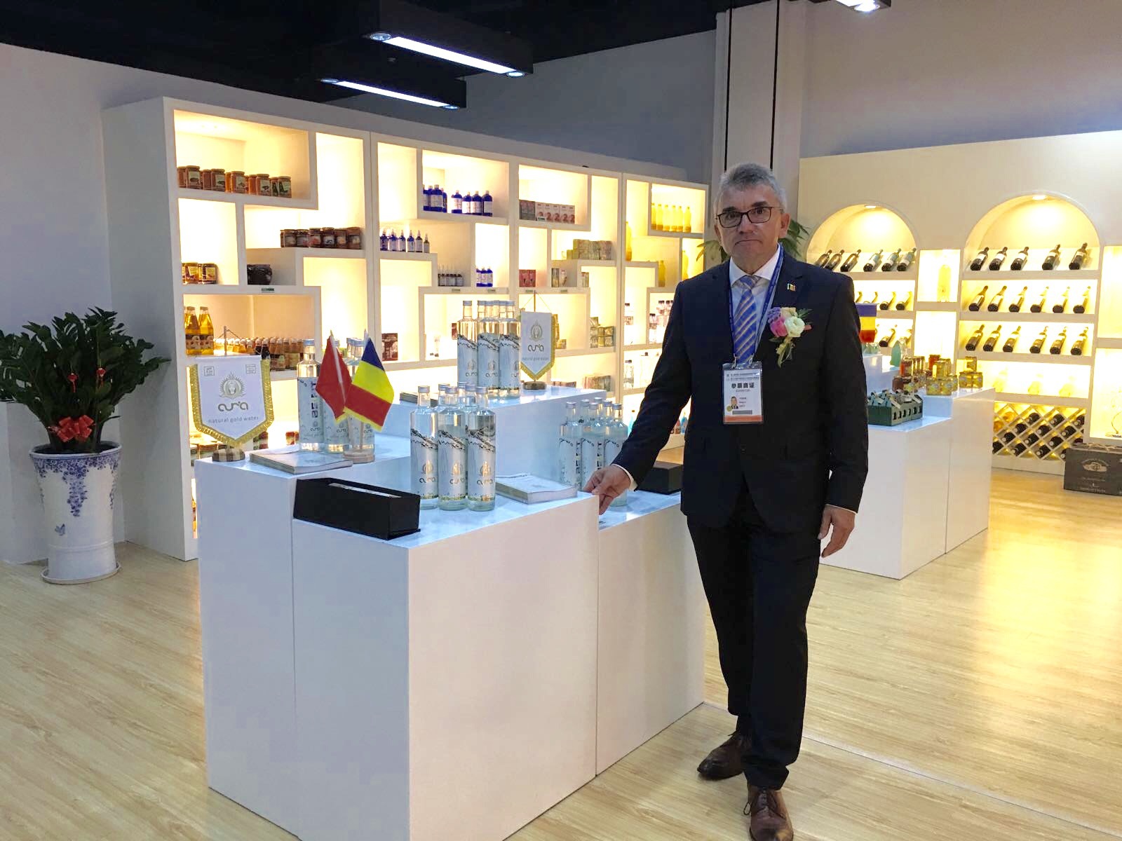 Trei timișoreni au lansat ”Evianul de România”. Contine aur, iar 80% din producție merge la export, inclusiv în China