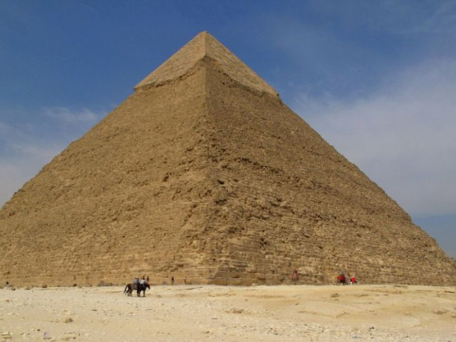 Marea Piramidă din Giza a fost construită cu o eroare