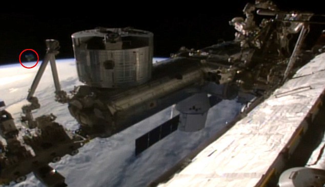 NASA acuzată că întrerupe transmisia stației spațiale în momentul apariției unor OZN-uri