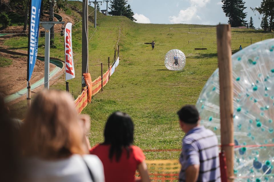 S-a deschis cel mai mare parc de distracții din Carpați - GALERIE FOTO