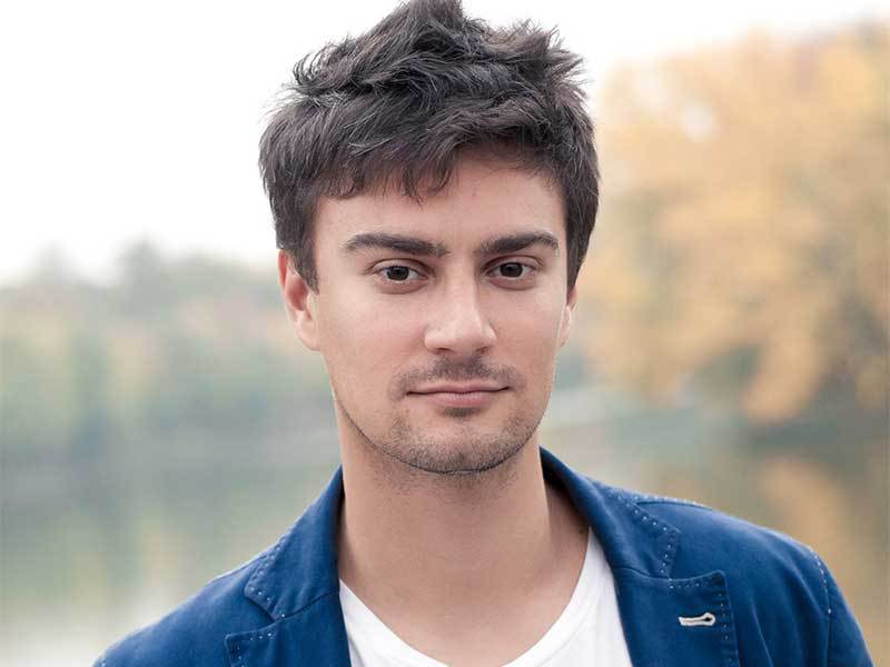 Un fost programator a deschis primul magazin din România destinat produselor de triatlon