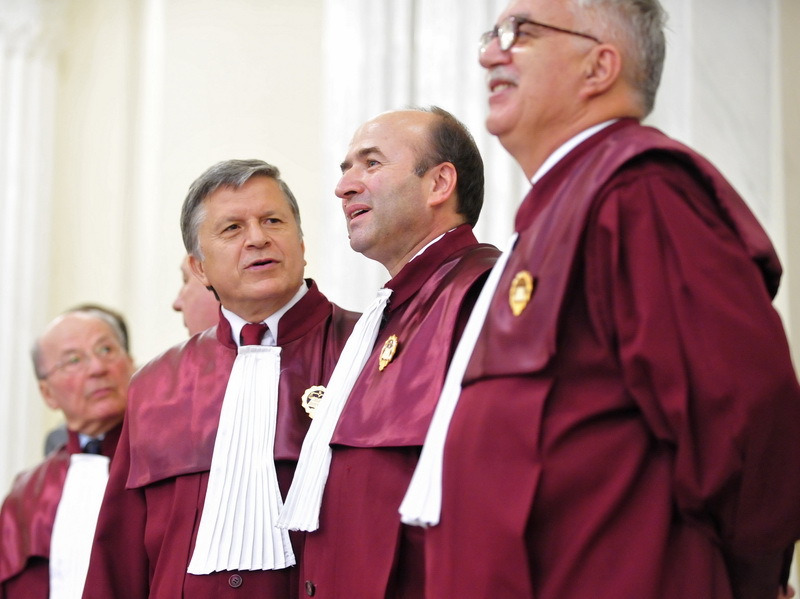 Primarii condamnați cu suspendare își pierd mandatul