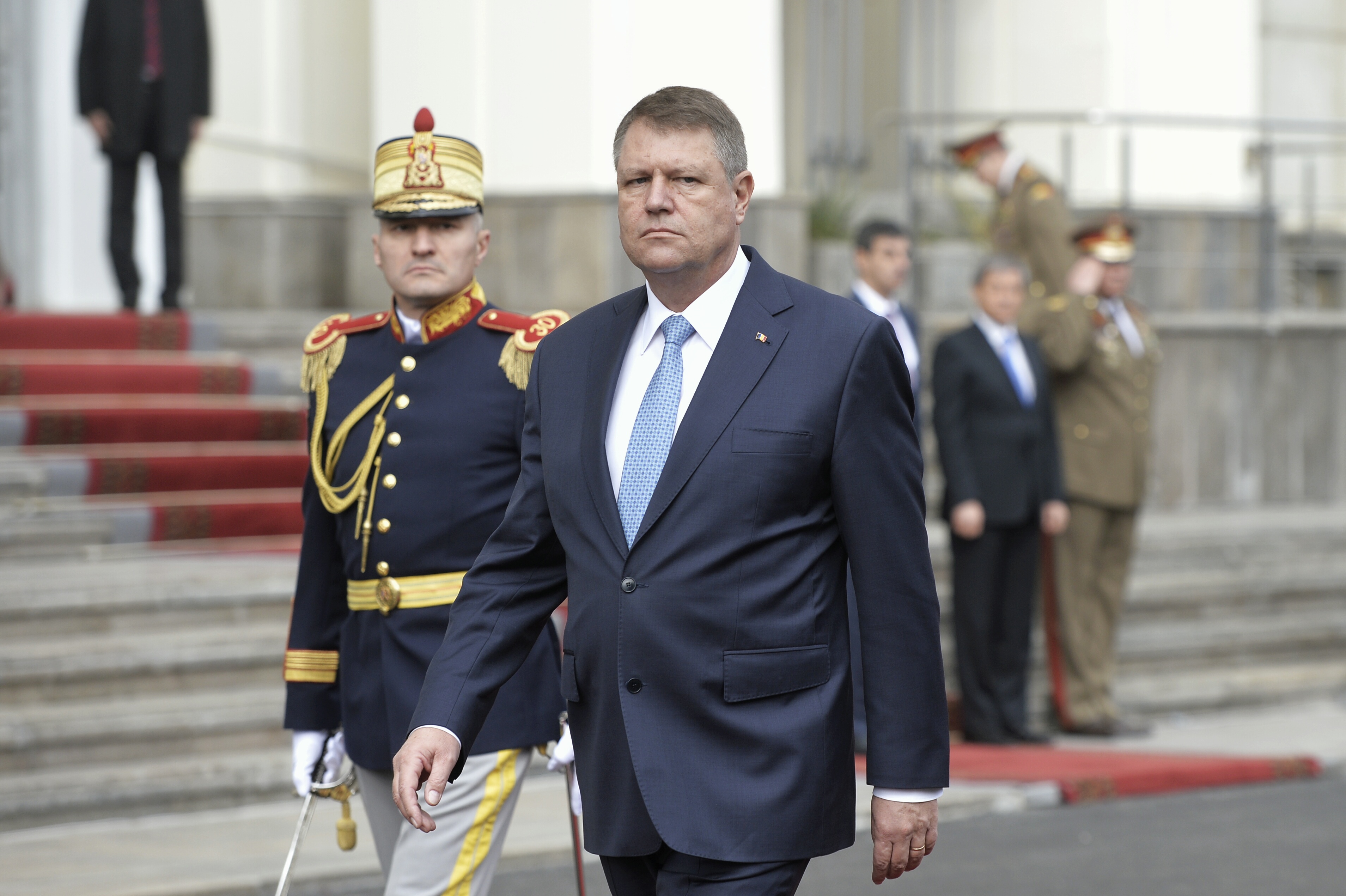 Iohannis și-a ridicat marile rețele străine de hipermarketuri în cap. Ce spun marile rețele străine: E posibil să închidem magazinele
