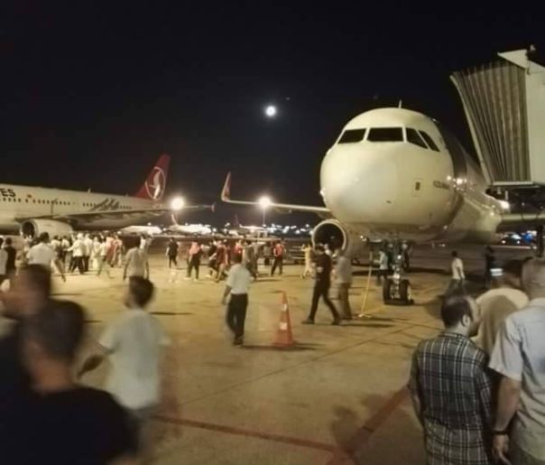 Starea de urgență a fost reinstituită la Istanbul. Forțele speciale au ordin să doboare orice elicopter care decolează fără permisiune