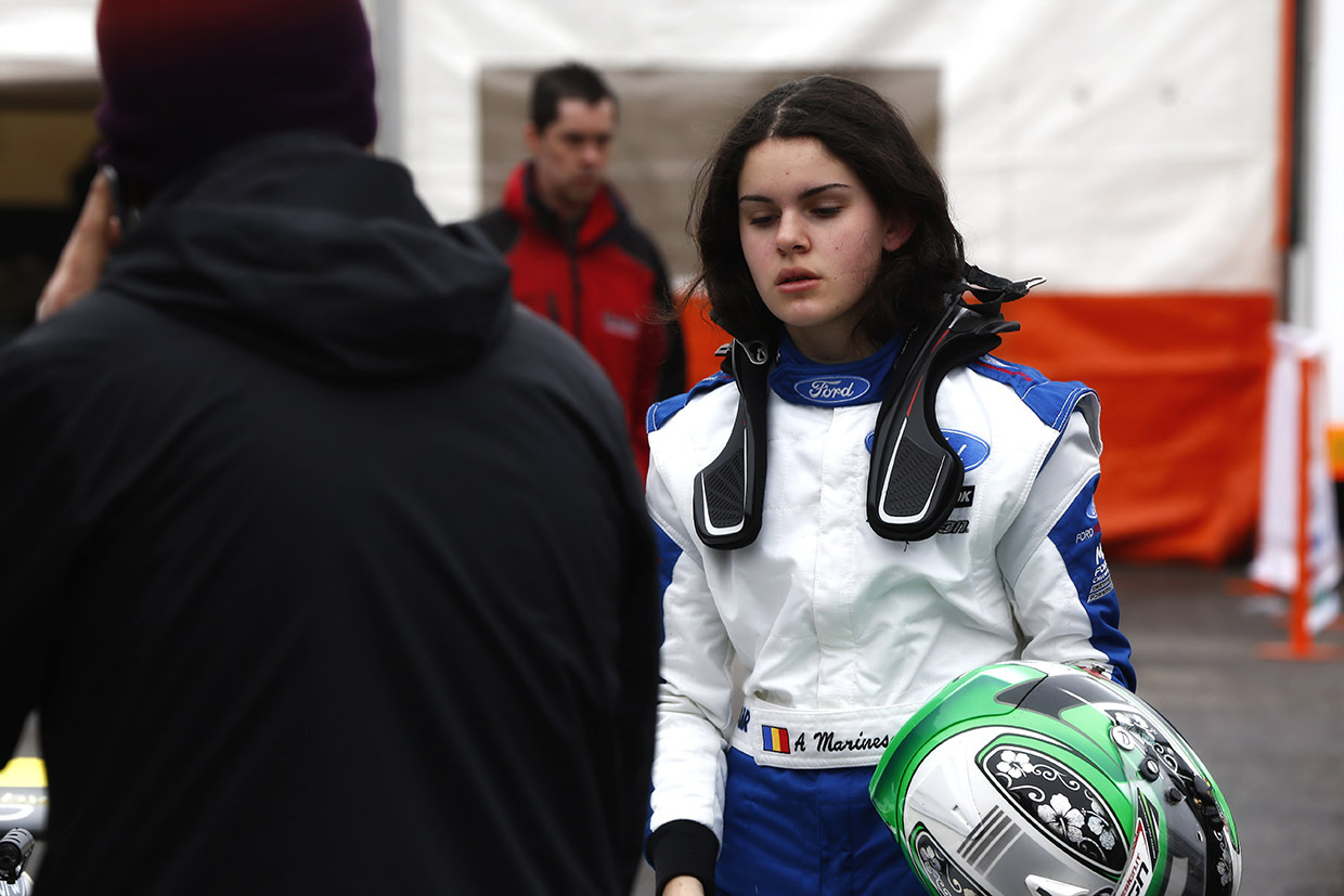 Prima româncă pilot de curse și totodată una dintre puținele fete ce concurează în sporturile cu motor la nivel global