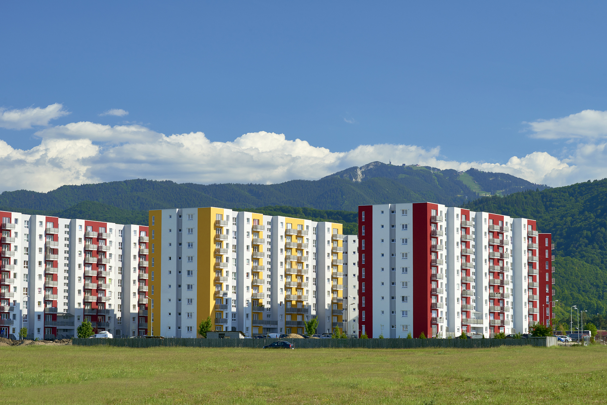 Numărul autorizațiilor de construire pentru clădiri rezidențiale a scăzut în iunie cu 9,5%
