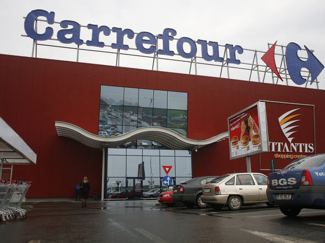 Cât câștigă o casieră la Carrefour