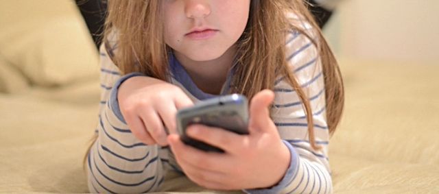 Care este vârsta potrivită pentru a-i da unui copil un smartphone?