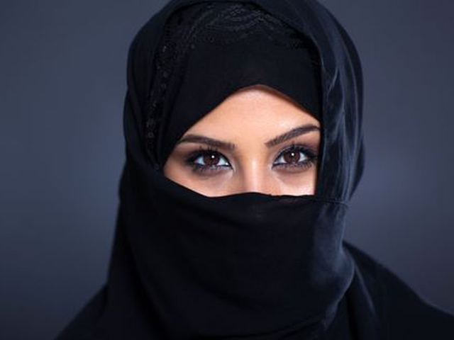 ''Pețitoarea jihadiștilor''. Cum a ajuns o studentă britanică membru ISIS, în Siria