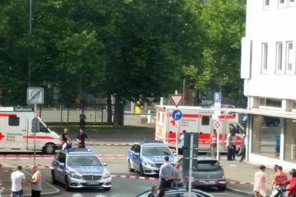 NOU ATAC în Germania: Un imigrant sirian a omorât o persoană și a rănit alte două, în apropiere de Stuttgart - FOTO, VIDEO