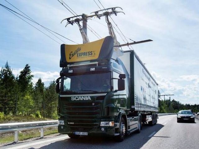A fost inaugurată prima autostradă electrificată, pe care pot fi transportate mărfuri în mod nepoluant