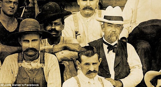 După 150 de ani au dezvăluit că un sclav a descoperit rețeta whisky-ului care azi este una dintre cele mai populare băuturi din America