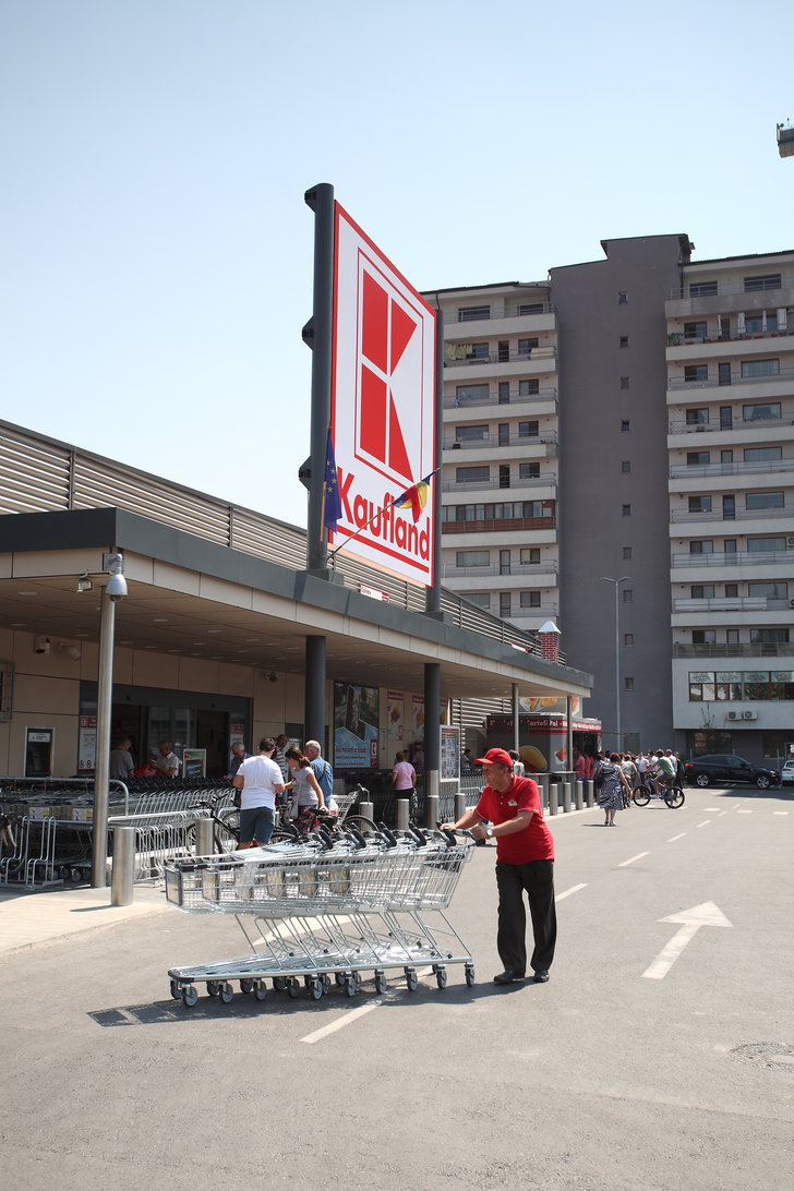 Kaufland și Selgros, singurii jucători pe format mare care au deschis magazine în 2016. Până la finalul anului, în joc intră și retailerul francez Carrefour