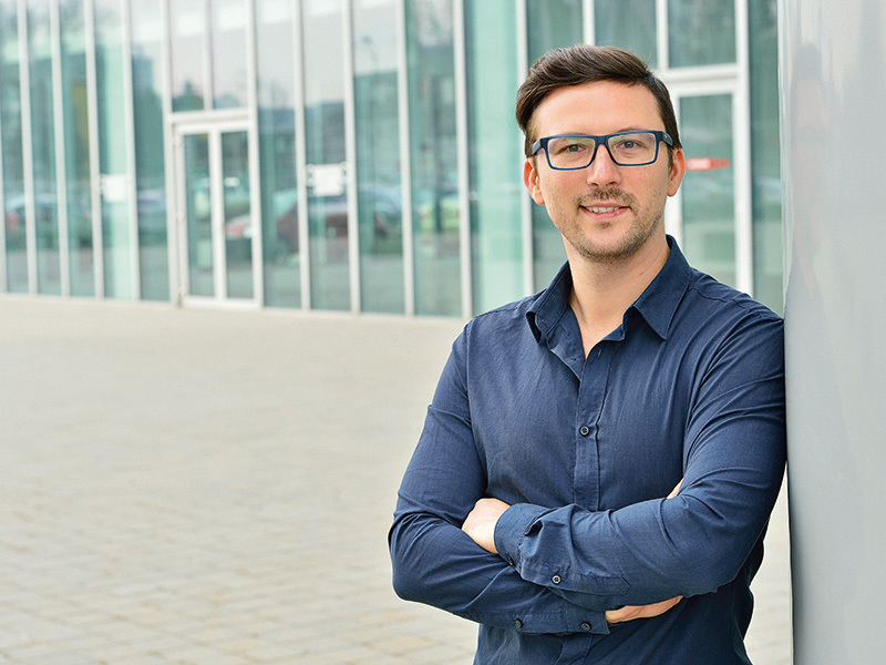 Povestea românului care s-a săturat să muncească în corporație și a plecat de unul singur în jurul lumii