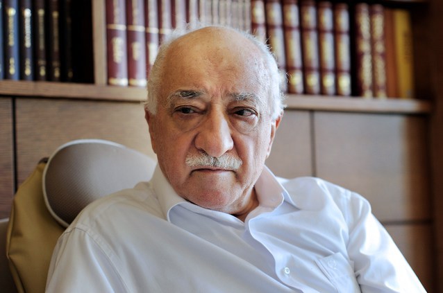 Justiția turcă a emis mandat pentru arestarea clericului musulman Fehtullah Gulen