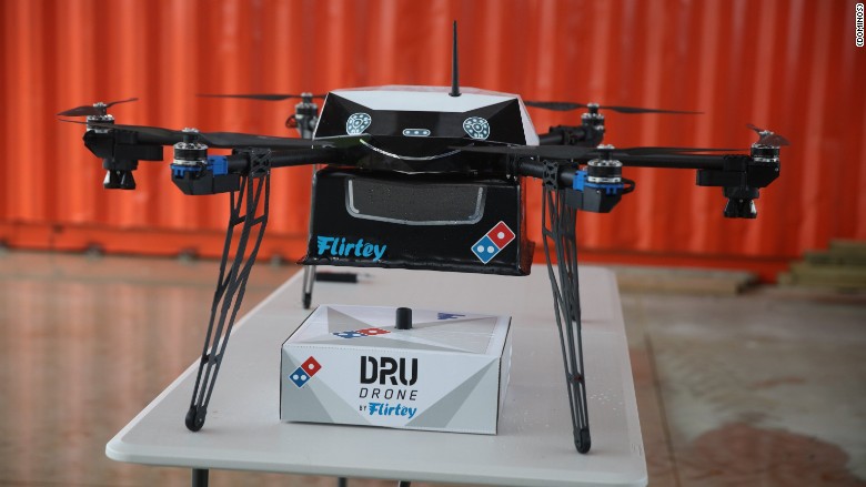 Țara unde în curând va "ploua" cu pizza. Domino's apelează la drone pentru livrarea produselor