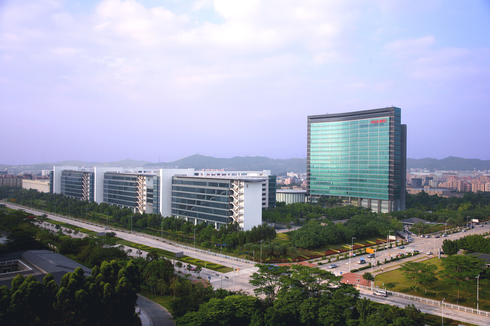 Huawei oferă studenților români cursuri de specializare în China