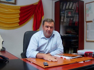 Primarul care le dă clasă multor edili cărora nu le ajung 4 ani pentru a asfalta o stradă. Vezi ce a reușit să facă în doar două luni