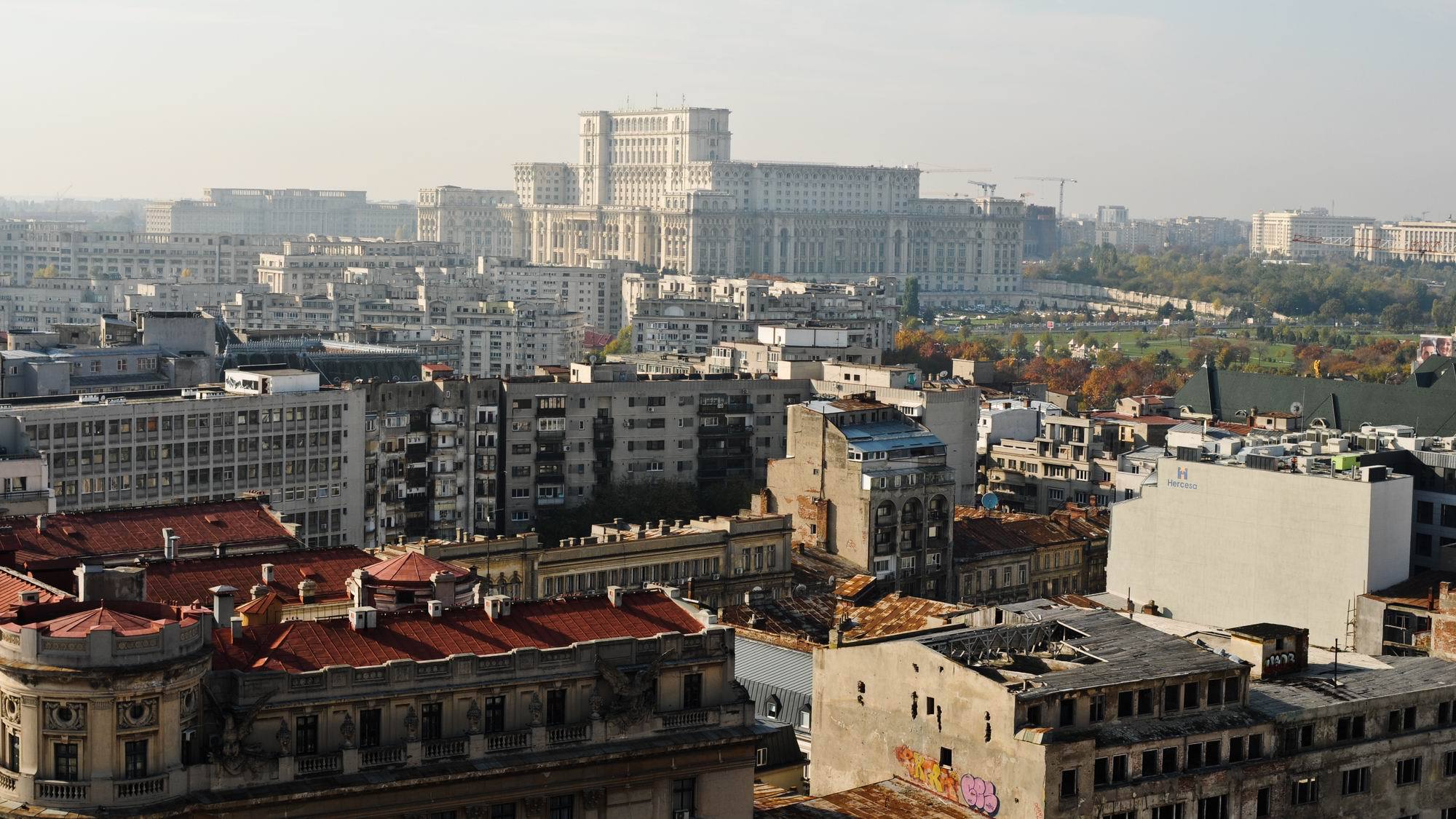 Avertismentul care sfidează toate regulile de la BCE: Nu mai cumpărați locuințe, ci închiriați!