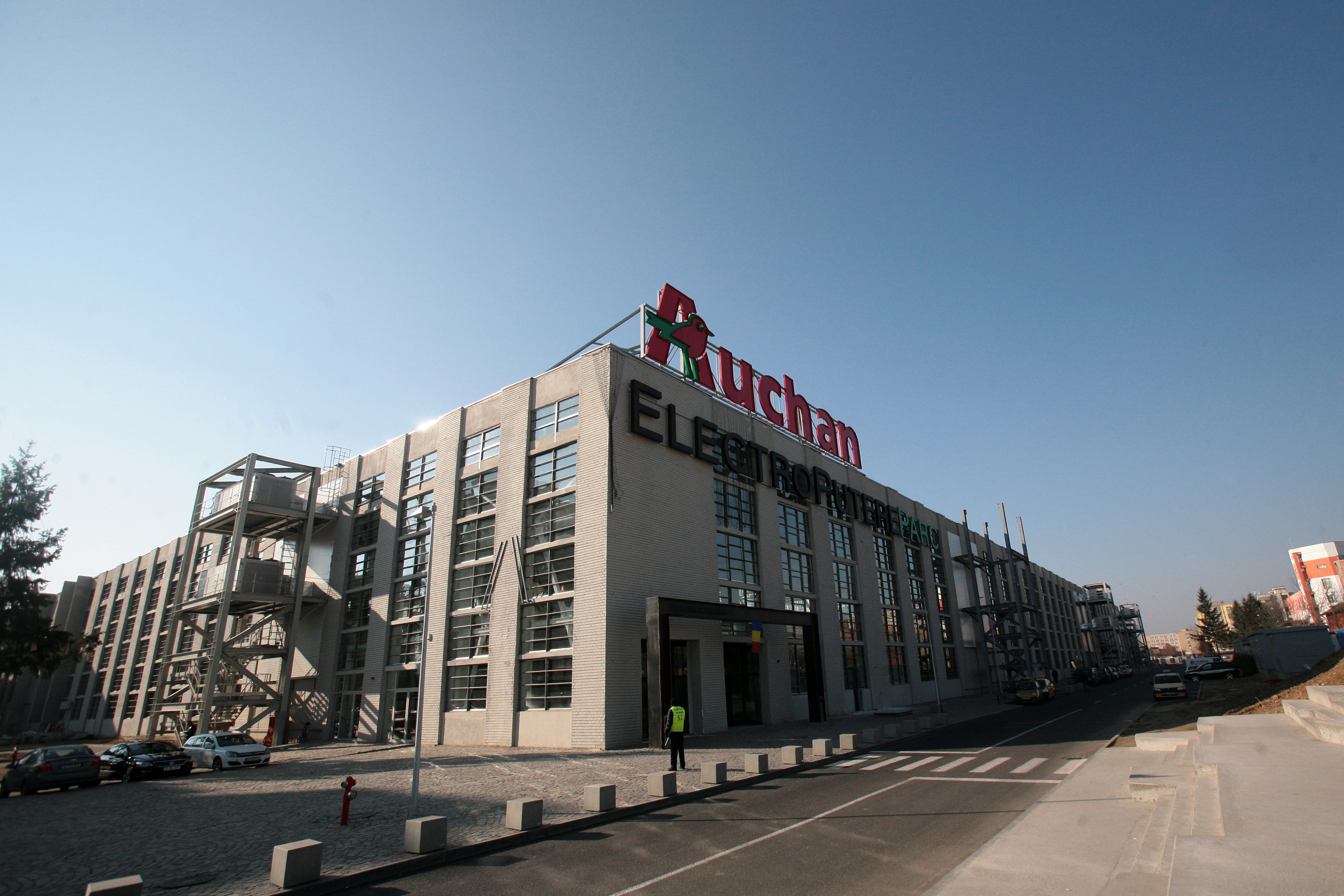 O tranzacție de peste 50 de milioane de euro: Un antreprenor francez, la un pas să preia mallul Electroputere din Craiova