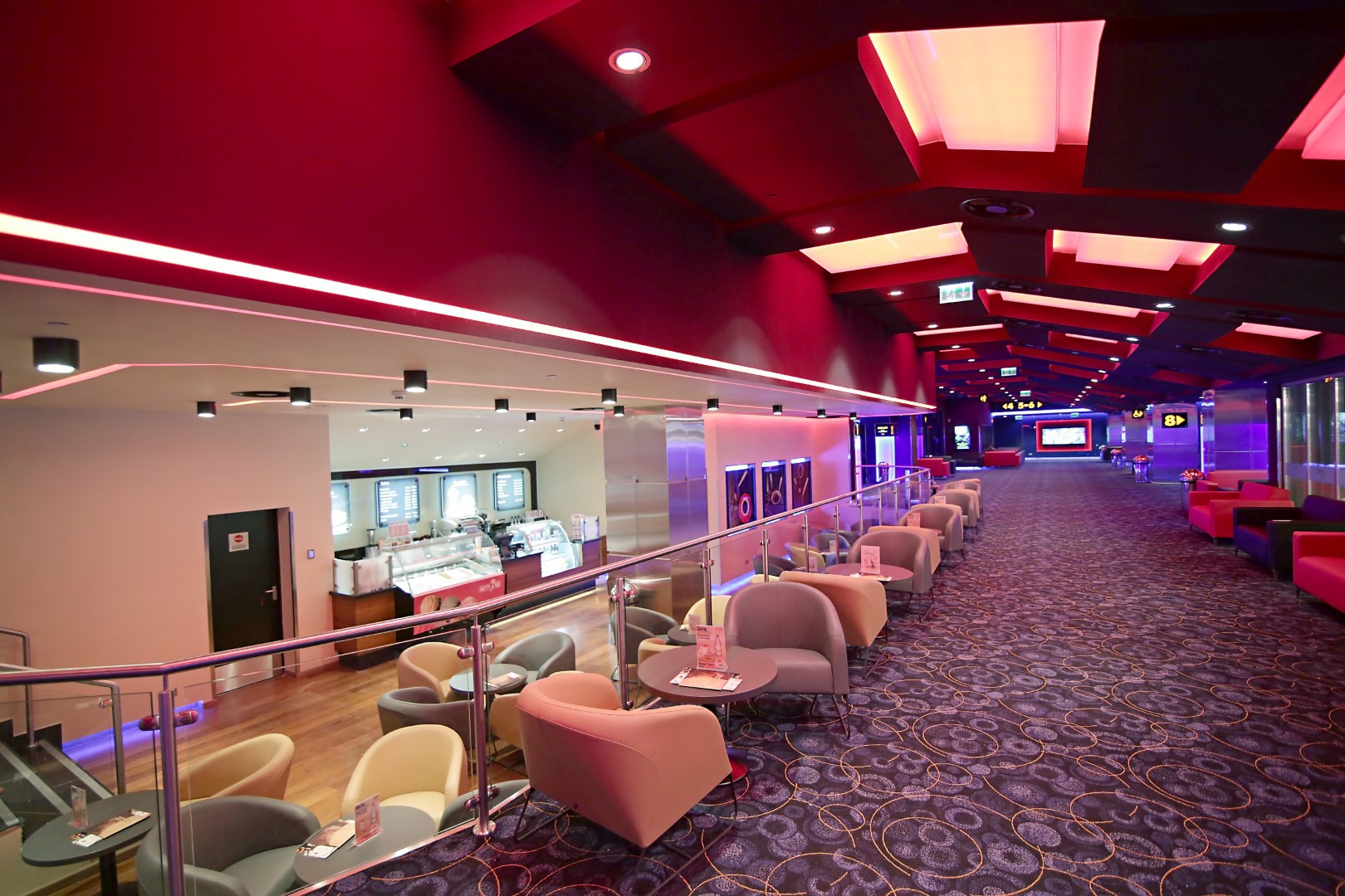 Cum arată cel mai nou cinematograf de 6 milioane de euro! A fost deschis într-un mall din București. FOTO