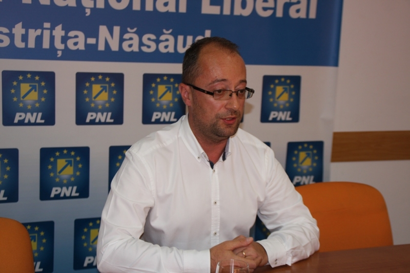 Un senator vrea să pună taxă pe meniul de la nuntă! Ar taxa și cântăreții și starostele, dar n-a găsit... formula