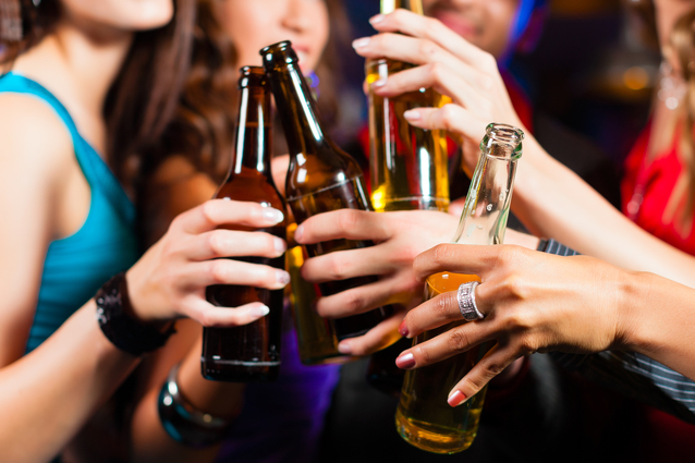 Alcoolul care nu va provoca mahmureală ar putea intra pe piață mai repede decât ne-am imagina