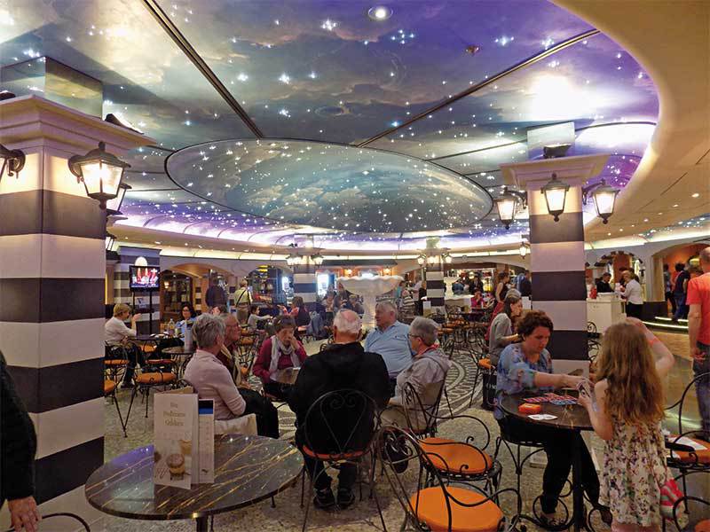 Vacanță pe un „hotel plutitor“