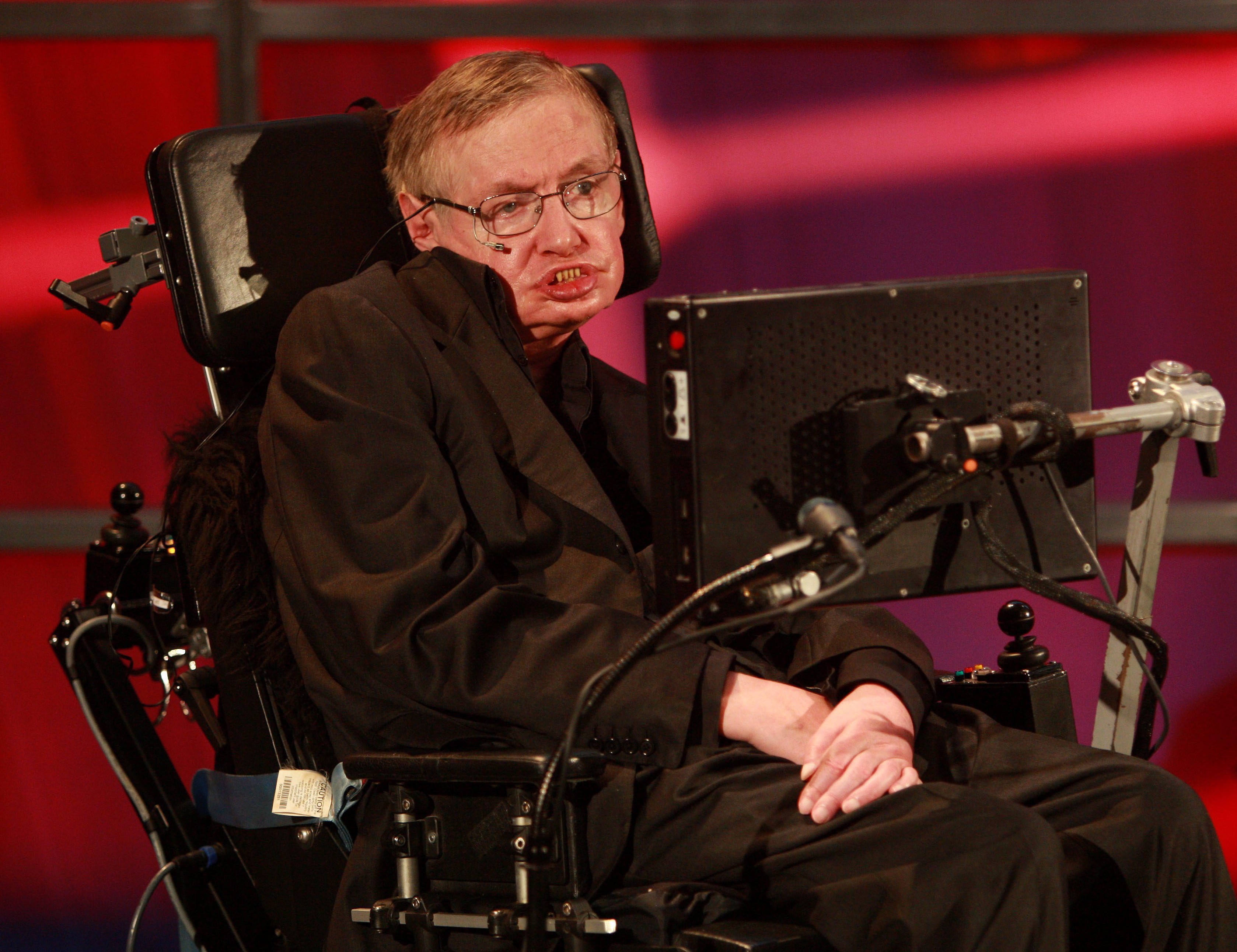 Cum a reușit marele Stephen Hawking să învingă mai bine de 50 de ani una dintre cele mai crunte boli
