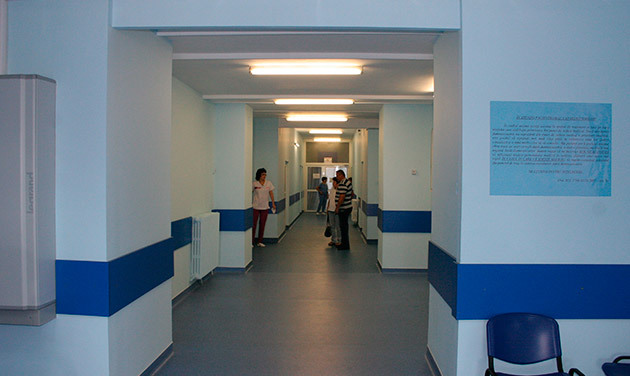 O doctoriță de la Urgența a măturat pe jos cu un senator: Mă, fir-ați ai dracului voi de nenorociți, și aici faceți trafic de influență?