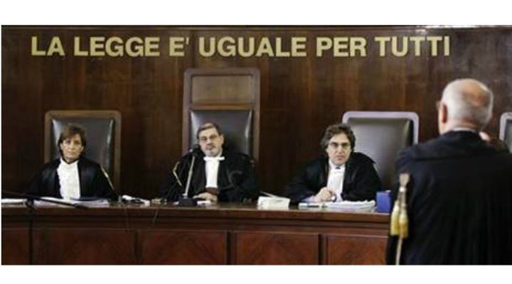 Vezi ce pedeapsă „ciudată” i-au dat judecătorii unui italian care a jignit o româncă