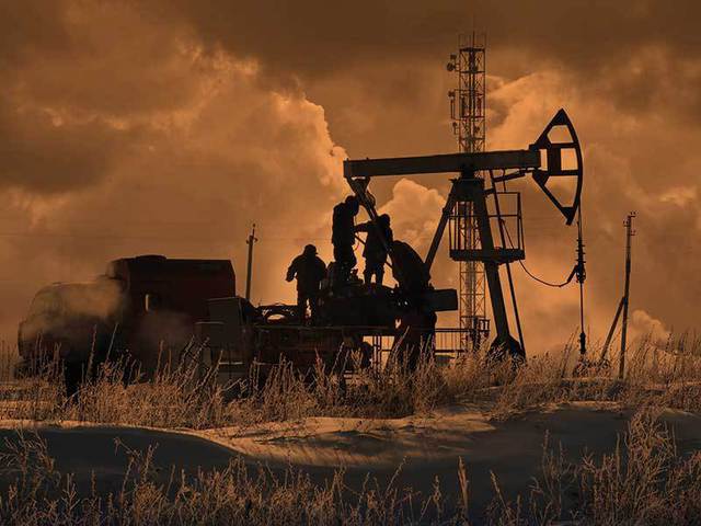 Prețul petrolului a urcat aproape de maximul ultimelor 15 luni