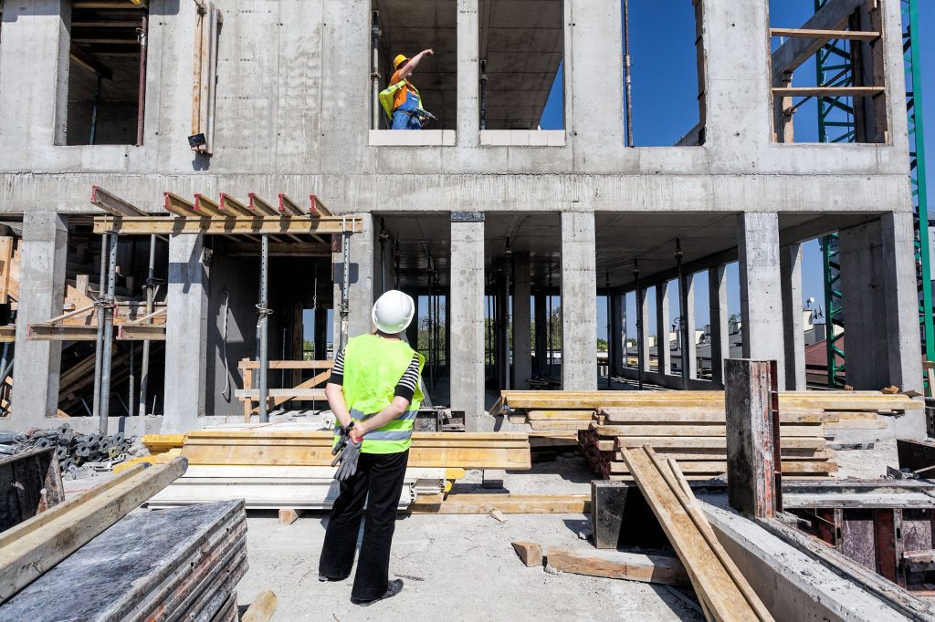 România se îndreaptă către o nouă criză. Peste 3.000 de firme de construcții au închis porțile anul acesta