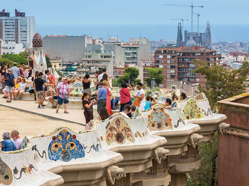 Turiștii, boala destinațiilor turistice