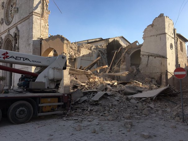 CUTREMUR puternic în centrul Italiei: Zeci de răniți după seismul de 6,5 grade